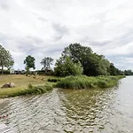 Comfort Wohnwagen Max 2 Erw U 2 Kd *