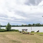 Comfort Wohnwagen Max 2 Erw U 2 Kd *