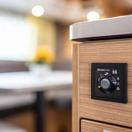 Comfort Wohnwagen Max 2 Erw U 2 Kd مكان تخييم *