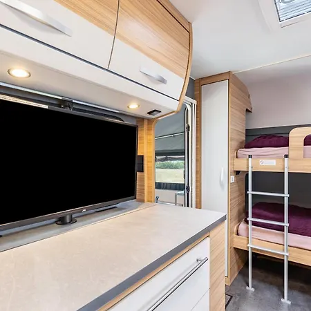 캠프장 Comfort Wohnwagen Max 2 Erw U 2 Kd Alt Zeschdorf