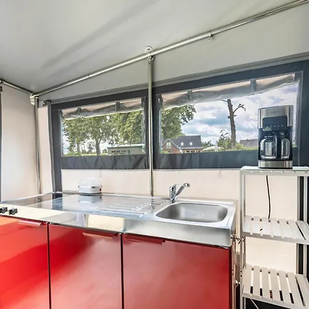 Comfort Wohnwagen Max 2 Erw U 2 Kd مكان تخييم Alt Zeschdorf