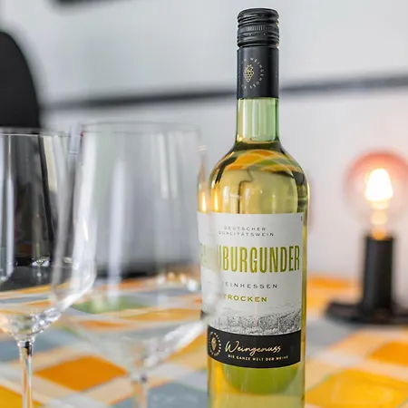 Comfort Wohnwagen Max 2 Erw U 2 Kd مكان تخييم *