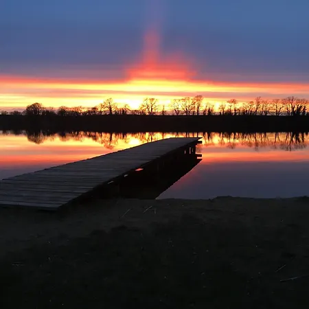 مكان تخييم Comfort Wohnwagen Max 2 Erw U 2 Kd *