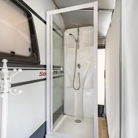 Comfort Wohnwagen Max 2 Erw U 2 Kd Κάμπινγκ *