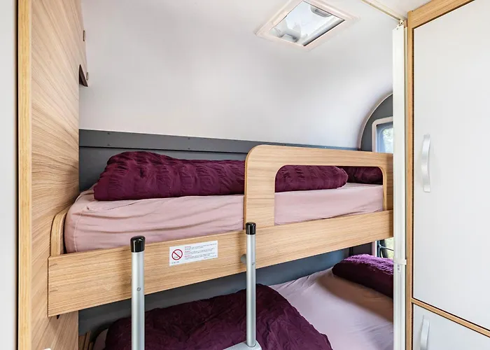 Camping Comfort Wohnwagen Max 2 Erw U 2 Kd