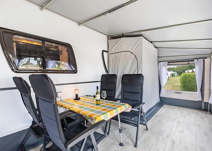 Comfort Wohnwagen Max 2 Erw U 2 Kd *