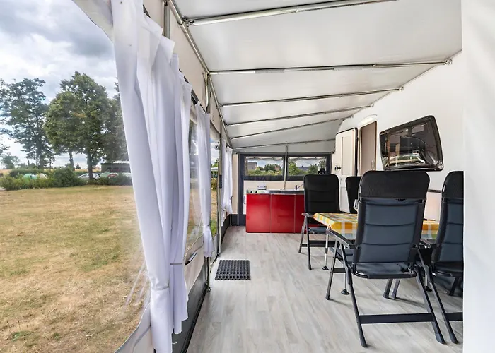 Camping Comfort Wohnwagen Max 2 Erw U 2 Kd *